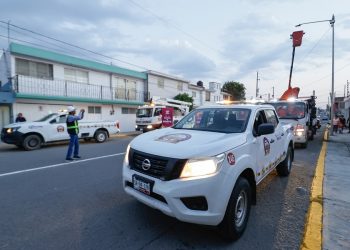 Inauguran modernización de alumbrado en colonias del sur