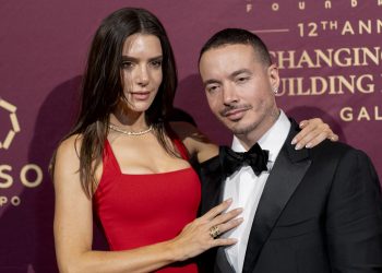 El colombiano J Balvin anuncia su próxima gira en México para 2026