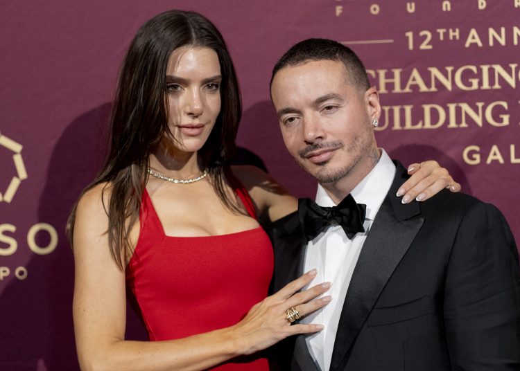 El colombiano J Balvin anuncia su próxima gira en México para 2026