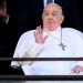 Subastada por 6,5 millones una cámara del papa Francisco
