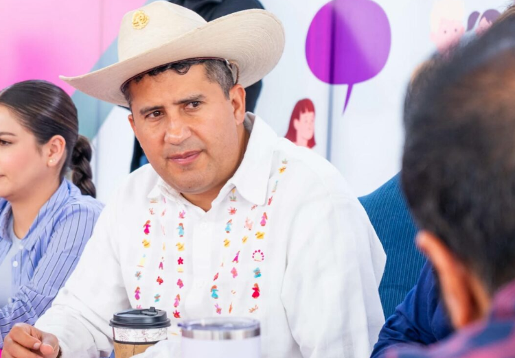 Asesinan al alcalde de Uruapan pese a tener protección de la Guardia Nacional