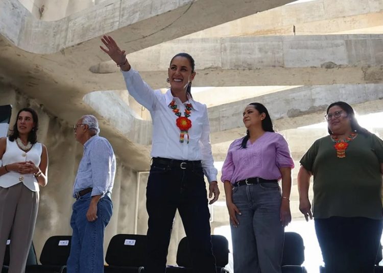 Sheinbaum revela que una decena de personas resguarda su seguridad ‘sin parafernalias’