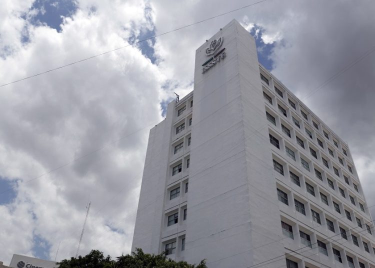 Lo que faltaba: medicamento inservible en el Issste