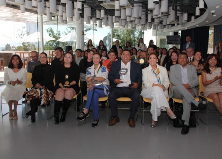 Puebla reconoce a 72 empresas con Distintivo ESR en Ceremonia Mipymes 2025