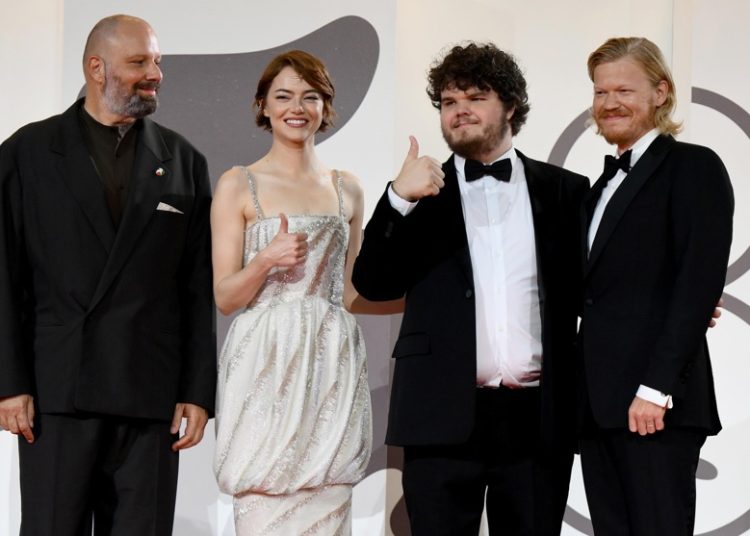 Emma Stone vuelve a la pantalla con ‘Bugonia’ de Yorgos Lanthimos