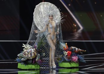 Dos jurados de Miss Universo renuncian por presunto fraude