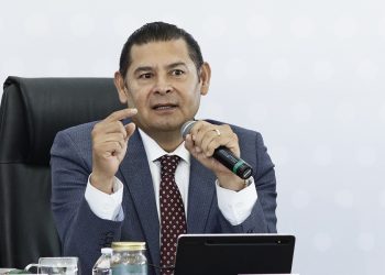 Armenta anuncia comedores populares en ciudades de EE.UU.