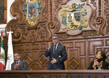En BUAP rinden homenaje al doctor Jesús Sandoval Ramírez