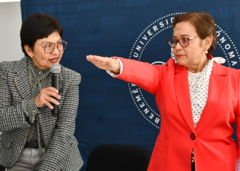 Lilia Cedillo toma protesta a Irma García como directora de la Prepa 2 de Octubre