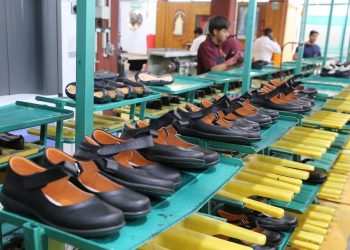 Gobierno estatal impulsa industria del zapato