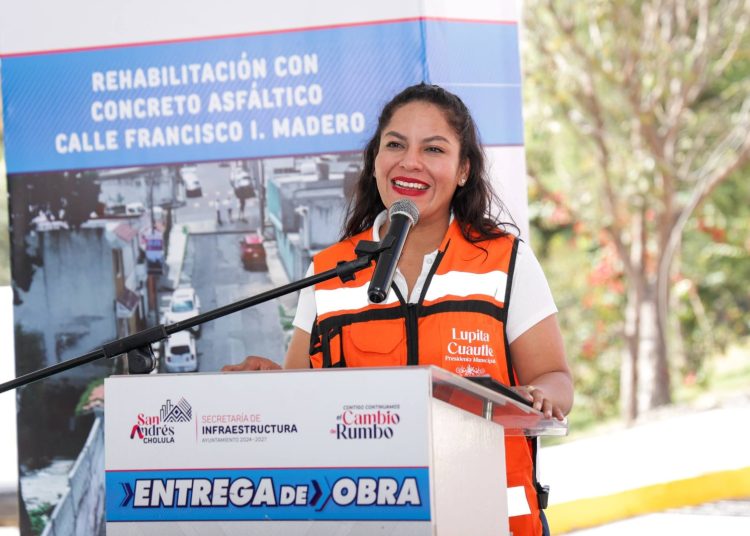 Lupita Cuautle renueva vialidad para mejorar la movilidad en Concepción Guadalupe