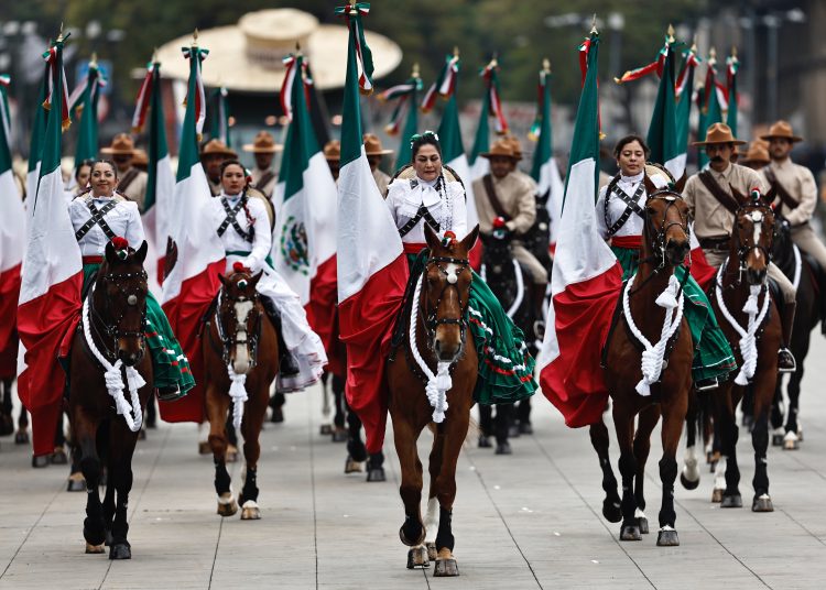 Defensa de México modifica ruta de desfile militar del 20 de noviembre ante nueva marcha