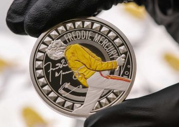 Lanzan moneda conmemorativa de Freddie Mercury por 40 aniversario de ‘Live Aid’
