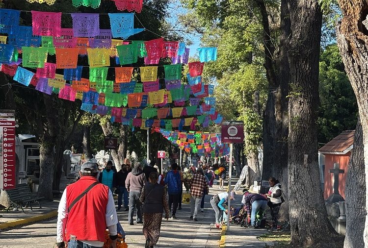 Más de 120 mil personas visitaron Panteón Municipal en Todos Santos