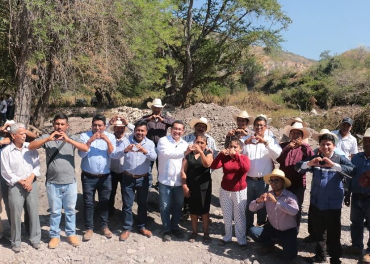 Pável Gaspar supervisa e inaugura obras del programa «Por Amor a Puebla» en Jolalpan