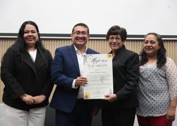 En el Congreso, rinden homenaje a quienes lideran con fuerza e inspiran con acción