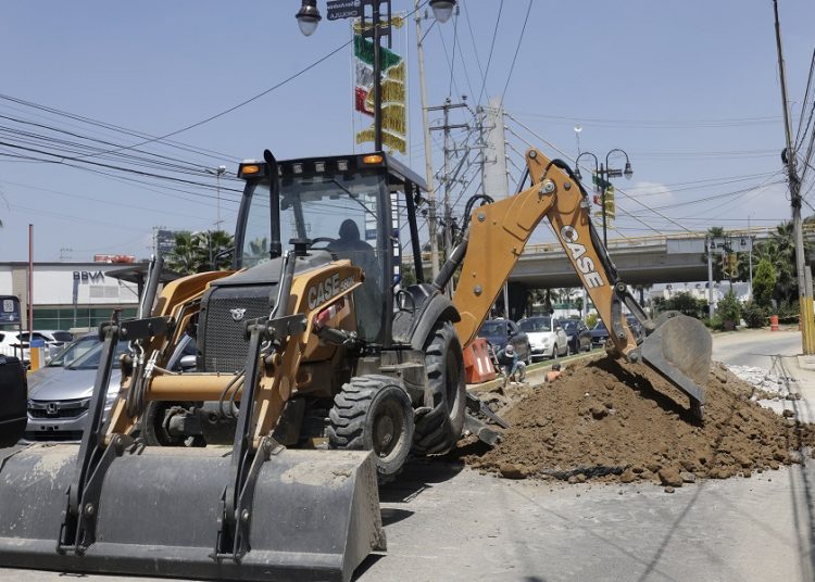 Valor de obra pública construida por empresas baja 33%