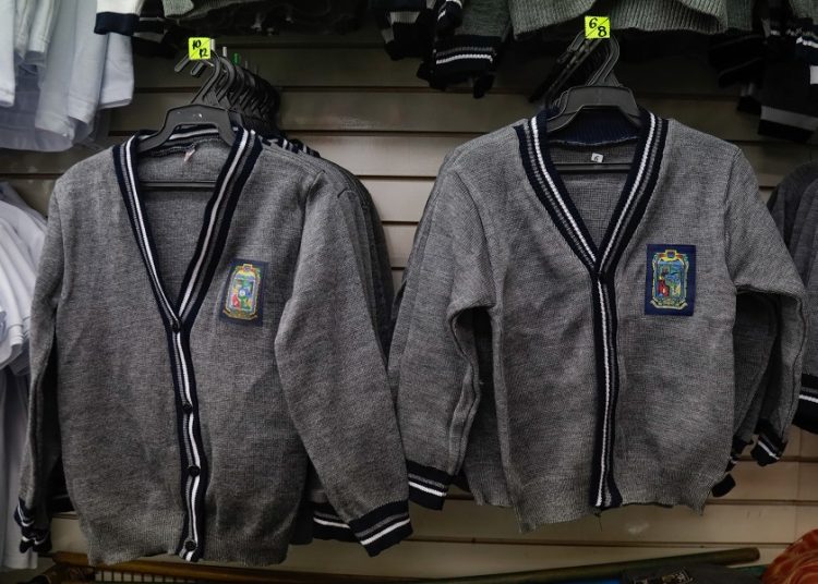 MC propone al Congreso establecer uso de uniforme neutro