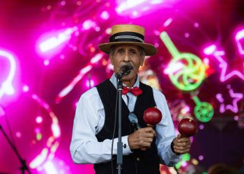 Venezolanos defienden la paz y la identidad con concierto