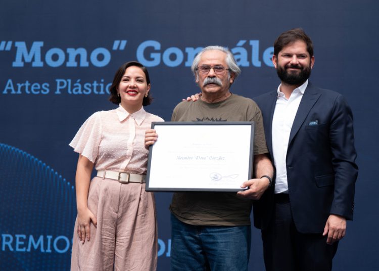 Muralista ´Mono´ González lamenta triunfo del «fascismo democrático»