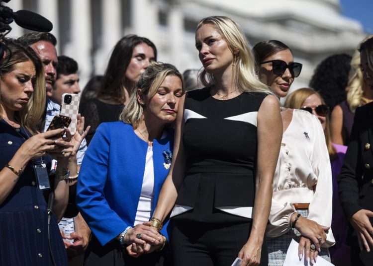 Víctimas de Epstein avalan liberación de archivos
