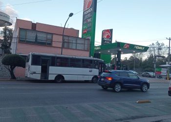 Denuncian unidad irregular de la Ruta 45A por obstruir accesos en Puebla