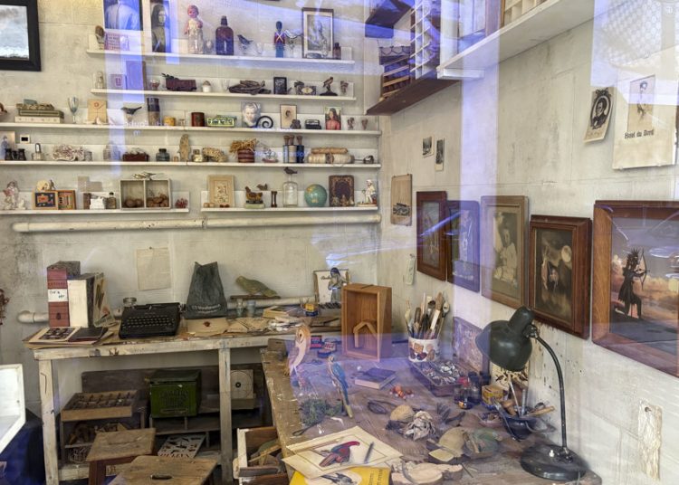 El estudio de Joseph Cornell revive en una galería de París