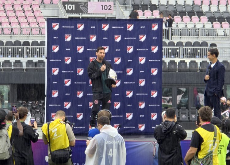 Messi inaugura la Messi Cup sub-16