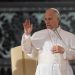 El papa critica que los poderosos que no oyen a los pobres