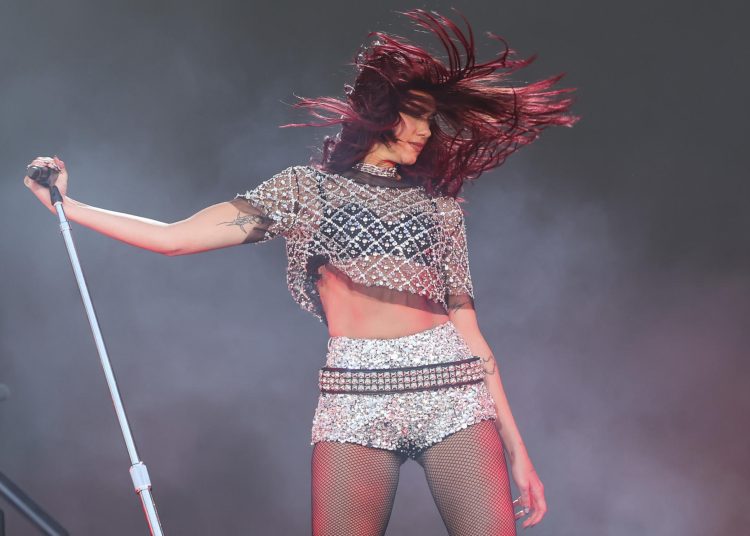 Dua Lipa pone en México la “cereza del pastel” a su Radical Optimism Tour