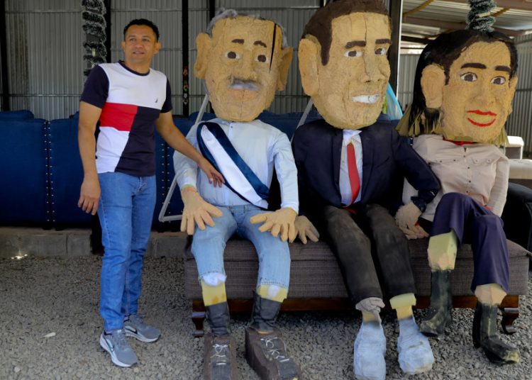 Candidatos presidenciales, a la ‘hoguera’ en Nochevieja