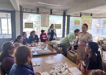 Promueve Celia Bonaga talleres para activar la economía familiar