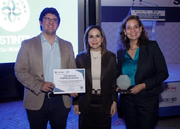 Coparmex entrega distintivo de Empresa Digna a Anáhuac Puebla