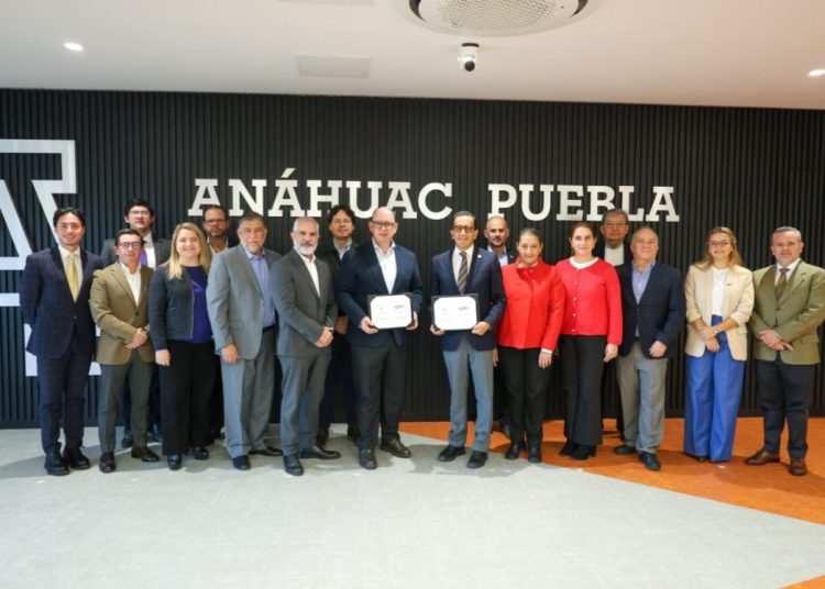 Anáhuac Puebla y CNET sellan convenio para fortalecer la competitividad turística del país