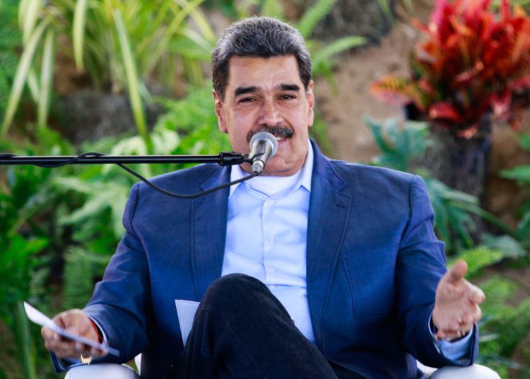 Exmilitar de EU ve difícil sacar vivo a NicolásMaduro