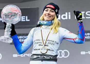Mikaela Shiffrin gana eslalon y llega a 106 triunfos