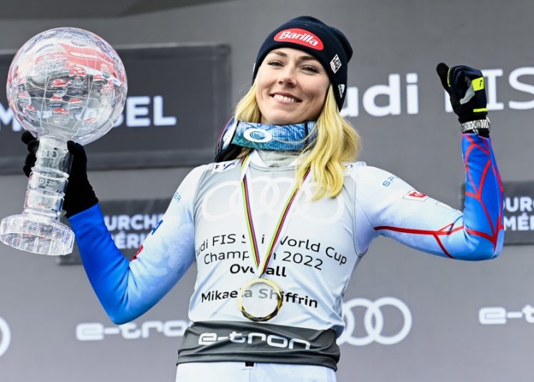 Mikaela Shiffrin gana eslalon y llega a 106 triunfos