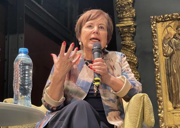 Patricia Olamendi y el Techo de Cristal