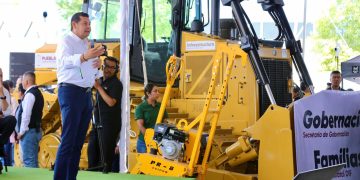 Gobierno estatal transforma los 217 municipios con módulos de maquinaria