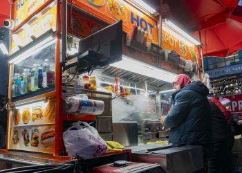 Vendedores de comida de Nueva York son homenajeados en museo
