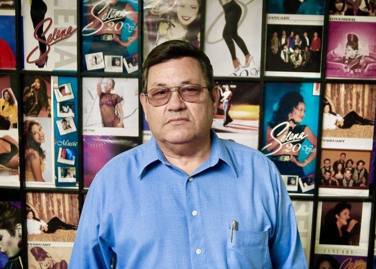 Muere Abraham Quintanilla, padre y representante de Selena
