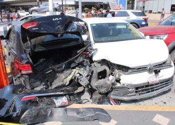 Accidente en Vía Atlixcáyotl deja una persona fallecida y 10 lesionados