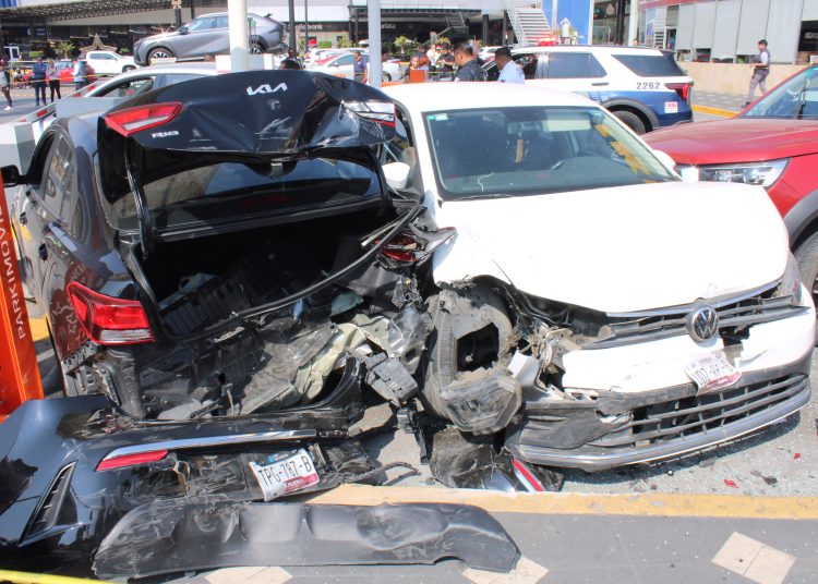 Accidente en Vía Atlixcáyotl deja una persona fallecida y 10 lesionados