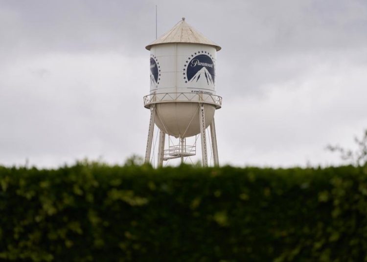 Paramount denuncia favoritismo hacia Netflix en subasta de Warner Bros.