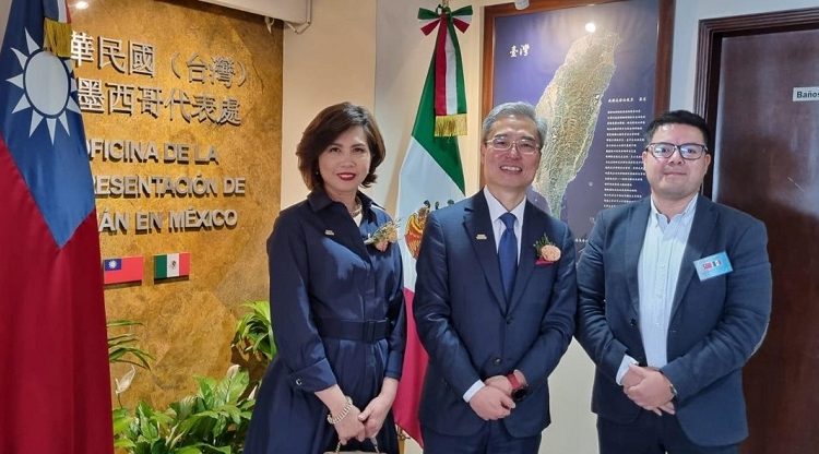 Investigador de la Anáhuac Puebla participa en acto diplomático del Día Nacional de Taiwán