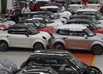 Crece producción y exportaciones de automotores en noviembre