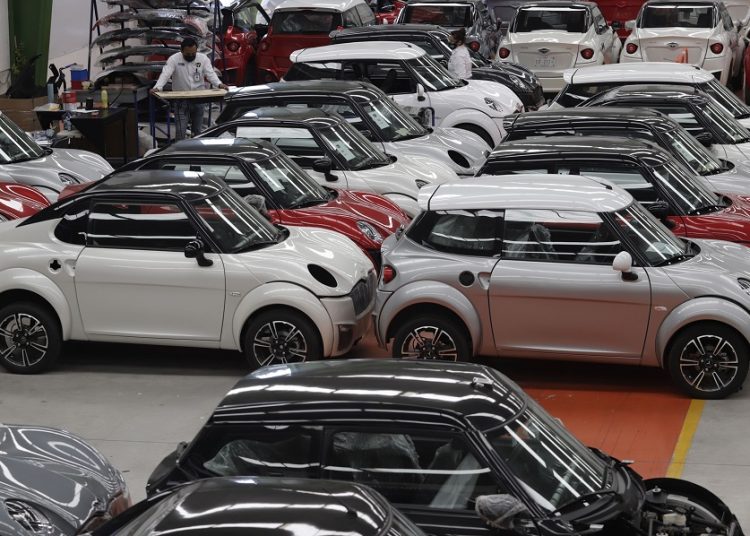 Crece producción y exportaciones de automotores en noviembre