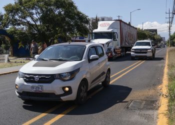Mujer de 43 años muere dentro de su vehículo tras sufrir un infarto en Recta a Cholula