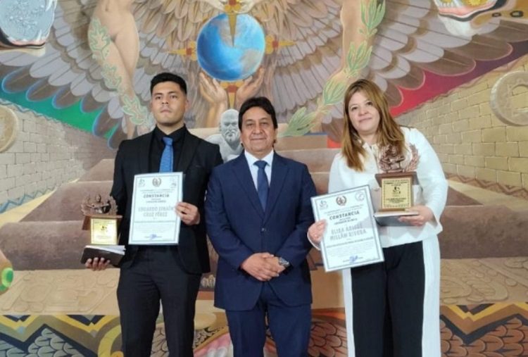 Poblanos reciben el reconocimiento Luchador Olmeca por la Codeme