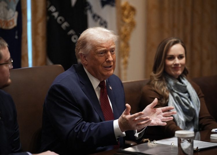 Exigen a Trump revelar justificación de ataques